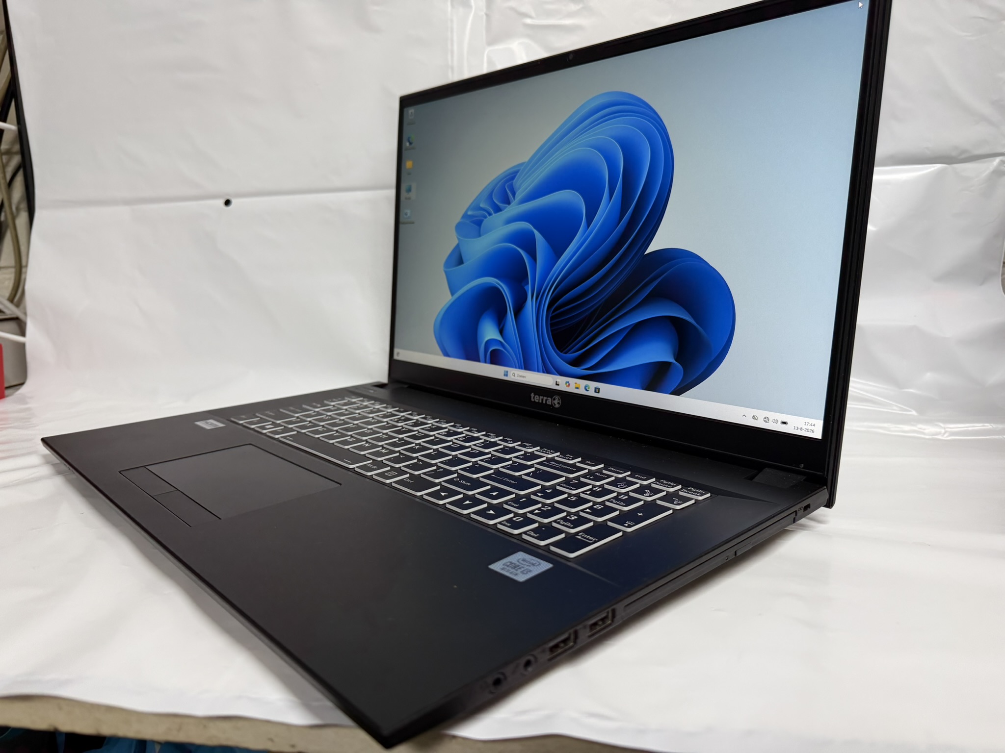 Terra Mobile 1716 i3-10110U 8GB 240GB SSD 500GB HDD 17.3 FHD W11Home - Afbeelding 3